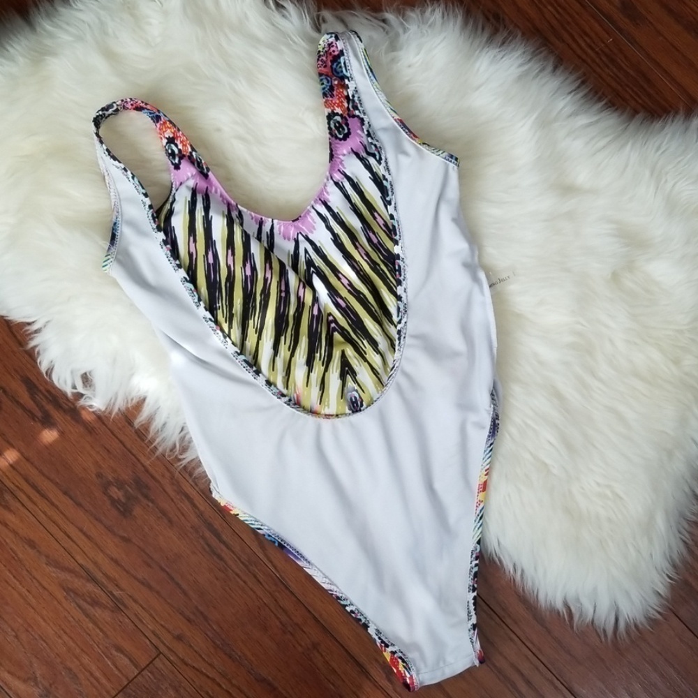 Blooming Jelly Hi Cut One Piece Bathingsuit - Picture 7 of 7